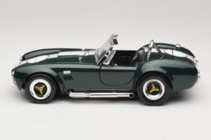 Shelby Cobra 427 S/C Verde Escuro Riscas Brancas Road Signature 1:18 92058-P1 Metal - imagem 4 de 8