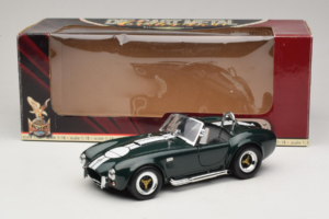 Shelby Cobra 427 S/C Verde Escuro Riscas Brancas Road Signature 1:18 92058-P1 Metal - imagem 8 de 8