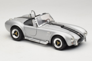 Shelby Cobra 427S/C Prata Com Listras Pretas Road Signature 1:18 92058 Metal - imagem 6 de 8