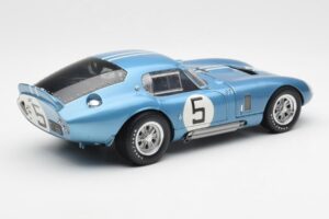 Shelby Cobra Daytona Coupe #5 D. Gurney / B. Bondurant 24 Hours of Le Mans 1964 Exoto 1:18 135190555498 Metal - imagem 3 de 8