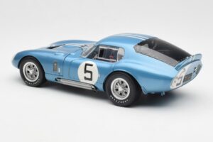 Shelby Cobra Daytona Coupe #5 D. Gurney / B. Bondurant 24 Hours of Le Mans 1964 Exoto 1:18 135190555498 Metal - imagem 7 de 8