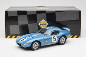 Shelby Cobra Daytona Coupe #5 D. Gurney / B. Bondurant 24 Hours of Le Mans 1964 Exoto 1:18 135190555498 Metal - imagem 8 de 8