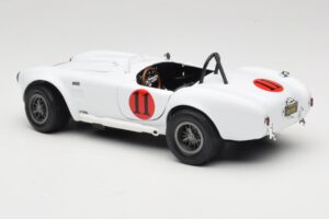 Shelby Cobra 427 S/C Branco Auto World 1:18 AWSS104 Metal - imagem 7 de 8