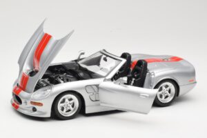 Shelby Series 1 Prata Bburago 1:18 3323 Metal - imagem 2 de 8