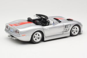 Shelby Series 1 Prata Bburago 1:18 3323 Metal - imagem 3 de 8