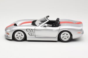 Shelby Series 1 Prata Bburago 1:18 3323 Metal - imagem 4 de 8