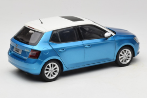 Skoda Fabia Mk3 Azul OEM 1:18 ZSF000004BLA Metal - imagem 3 de 8