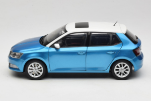 Skoda Fabia Mk3 Azul OEM 1:18 ZSF000004BLA Metal - imagem 4 de 8