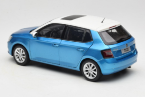 Skoda Fabia Mk3 Azul OEM 1:18 ZSF000004BLA Metal - imagem 7 de 8