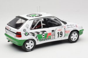 Skoda Felicia Kit Car #19 P. Sibera / P. Gross Tour de Corse 1995 IXO 1:18 18RMC149B Metal - imagem 2 de 6