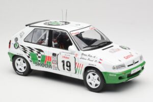 Skoda Felicia Kit Car #19 P. Sibera / P. Gross Tour de Corse 1995 IXO 1:18 18RMC149B Metal - imagem 4 de 6