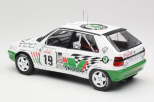 Skoda Felicia Kit Car #19 P. Sibera / P. Gross Tour de Corse 1995 IXO 1:18 18RMC149B Metal - imagem 5 de 6