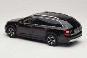 Skoda Octavia Mk4 Combi Castanho Paudi Model 1:18 ZMR000005BRA Metal - imagem 7 de 8