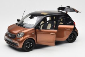Smart Forfour W453 Preto Hazel Castanho Norev 1:18 B66960299 Metal - imagem 2 de 8
