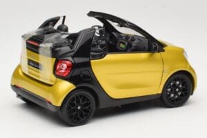 Smart Fortwo 453 Cabriolet Preto E Amarelo Norev 1:18 B66960289 Metal - imagem 3 de 8