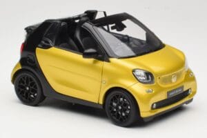 Smart Fortwo 453 Cabriolet Preto E Amarelo Norev 1:18 B66960289 Metal - imagem 6 de 8
