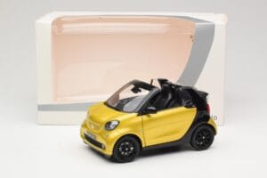 Smart Fortwo 453 Cabriolet Preto E Amarelo Norev 1:18 B66960289 Metal - imagem 8 de 8