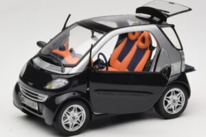 Smart Fortwo Preto Kyosho 1:18 0004830V000C08Q00 Metal - imagem 2 de 8