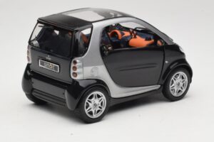 Smart Fortwo Preto Kyosho 1:18 0004830V000C08Q00 Metal - imagem 3 de 8