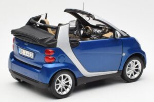 Smart Fortwo W451 Cabriolet Azul Prata Minichamps 1:18 Q0022565V001C80Q00 Metal - imagem 3 de 8
