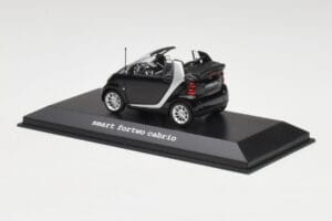 Smart Fortwo Cabrio Negro Profundo Minichamps 1:43 Q0022561V001C18Q00 Metal - imagem 3 de 4