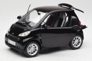 Smart Fortwo Coupé W451 Deep Preto Minichamps 1:18 Q0022563V001C02Q00 Metal - imagem 2 de 8