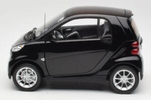 Smart Fortwo Coupé W451 Deep Preto Minichamps 1:18 Q0022563V001C02Q00 Metal - imagem 4 de 8