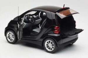 Smart Fortwo Coupé W451 Deep Preto Minichamps 1:18 Q0022563V001C02Q00 Metal - imagem 5 de 8
