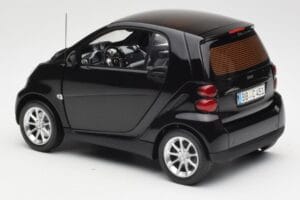 Smart Fortwo Coupé W451 Deep Preto Minichamps 1:18 Q0022563V001C02Q00 Metal - imagem 7 de 8
