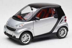 Smart Fortwo Coupé W451 Prateado & Preto Minichamps 1:18 Q0022528V001C75Q00 Metal