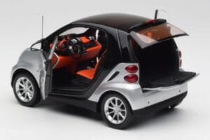 Smart Fortwo Coupé W451 Prateado & Preto Minichamps 1:18 Q0022528V001C75Q00 Metal - imagem 5 de 8