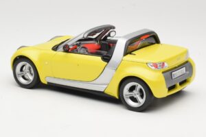 Smart Roadster 452 Amarelo Bburago 1:18 34099-M2 Metal - imagem 7 de 8
