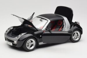 Smart Roadster Preto Bburago 1:18 34099-M1 Metal - imagem 2 de 8