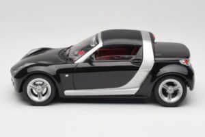 Smart Roadster Preto Bburago 1:18 34099-M1 Metal - imagem 4 de 8