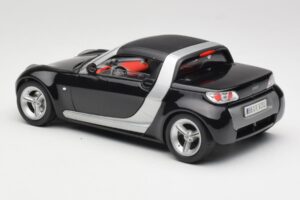 Smart Roadster Preto Bburago 1:18 34099-M1 Metal - imagem 7 de 8
