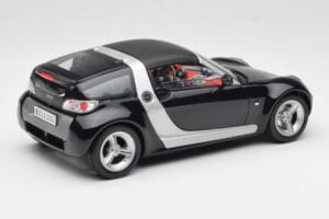 Smart Roadster Azul Escuro Bburago 1:18 34917 Metal - imagem 3 de 8