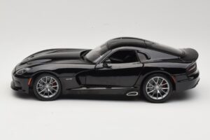 SRT Viper GTS Preto Maisto 1:18 31128 Metal - imagem 4 de 8