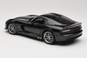 SRT Viper GTS Preto Maisto 1:18 31128 Metal - imagem 7 de 8