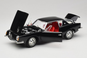 Studebaker Avanti Preto Signature Models 1:18 STUDEBAKER001 Metal - imagem 2 de 8