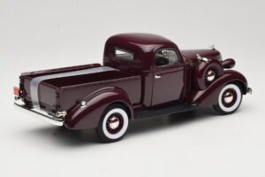 Studebaker Coupe Express Pickup Castanho American Mint 1:18 92458-R1 Metal - imagem 3 de 8