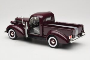 Studebaker Coupe Express Pickup Castanho American Mint 1:18 92458-R1 Metal - imagem 5 de 8