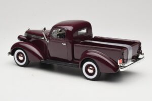 Studebaker Coupe Express Pickup Castanho American Mint 1:18 92458-R1 Metal - imagem 7 de 8