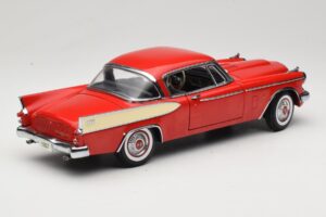 Studebaker Golden Hawk Apache Red Motor City 1:18 80009 Metal - imagem 3 de 8