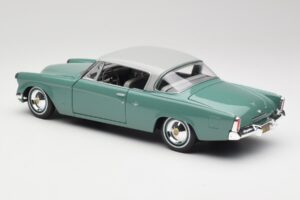 Studebaker Starliner Seafoam Verde & Shasta Branco Maisto 1:18 31651 Metal - imagem 3 de 8