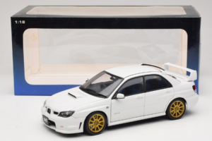 Subaru Impreza WRX STi GD Branco AUTOart 1:18 78682 Metal - imagem 8 de 8