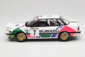 Subaru Legacy RS BC5 Group A #7 C. McRae / D. Ringer Rally Sweden 1992 Otto 1:18 OT1158 Resina - imagem 3 de 6