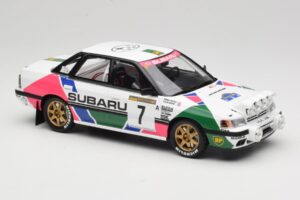 Subaru Legacy RS BC5 Group A #7 C. McRae / D. Ringer Rally Sweden 1992 Otto 1:18 OT1158 Resina - imagem 4 de 6