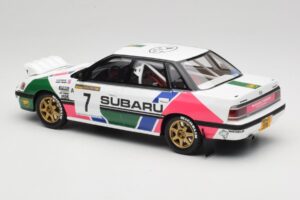 Subaru Legacy RS BC5 Group A #7 C. McRae / D. Ringer Rally Sweden 1992 Otto 1:18 OT1158 Resina - imagem 5 de 6