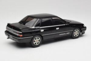Subaru Legacy RS Preto IXO 1:18 18CMC131A Metal - imagem 2 de 6