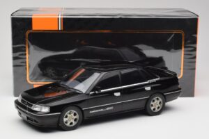 Subaru Legacy RS Preto IXO 1:18 18CMC131A Metal - imagem 6 de 6